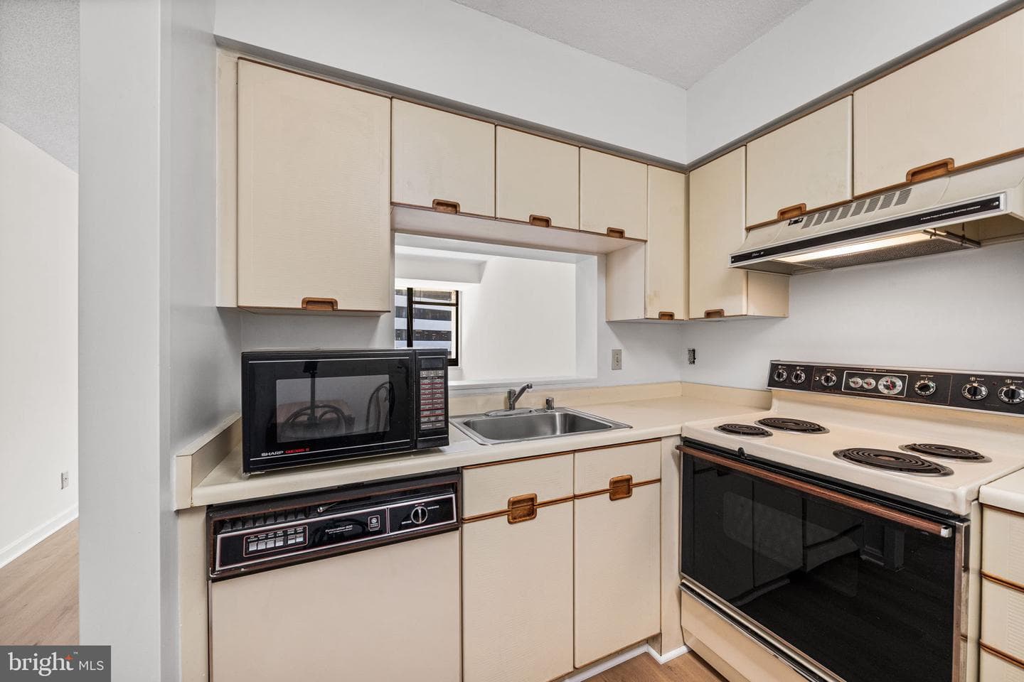 1805 Crystal Drive #315s photo 4