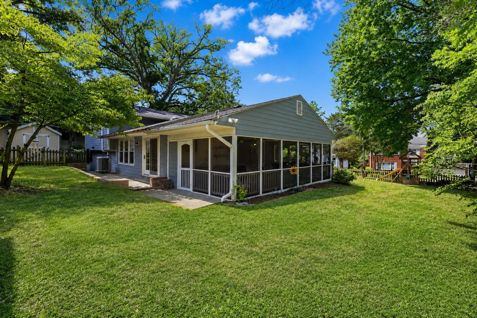 3831 N Vernon Street N photo 28