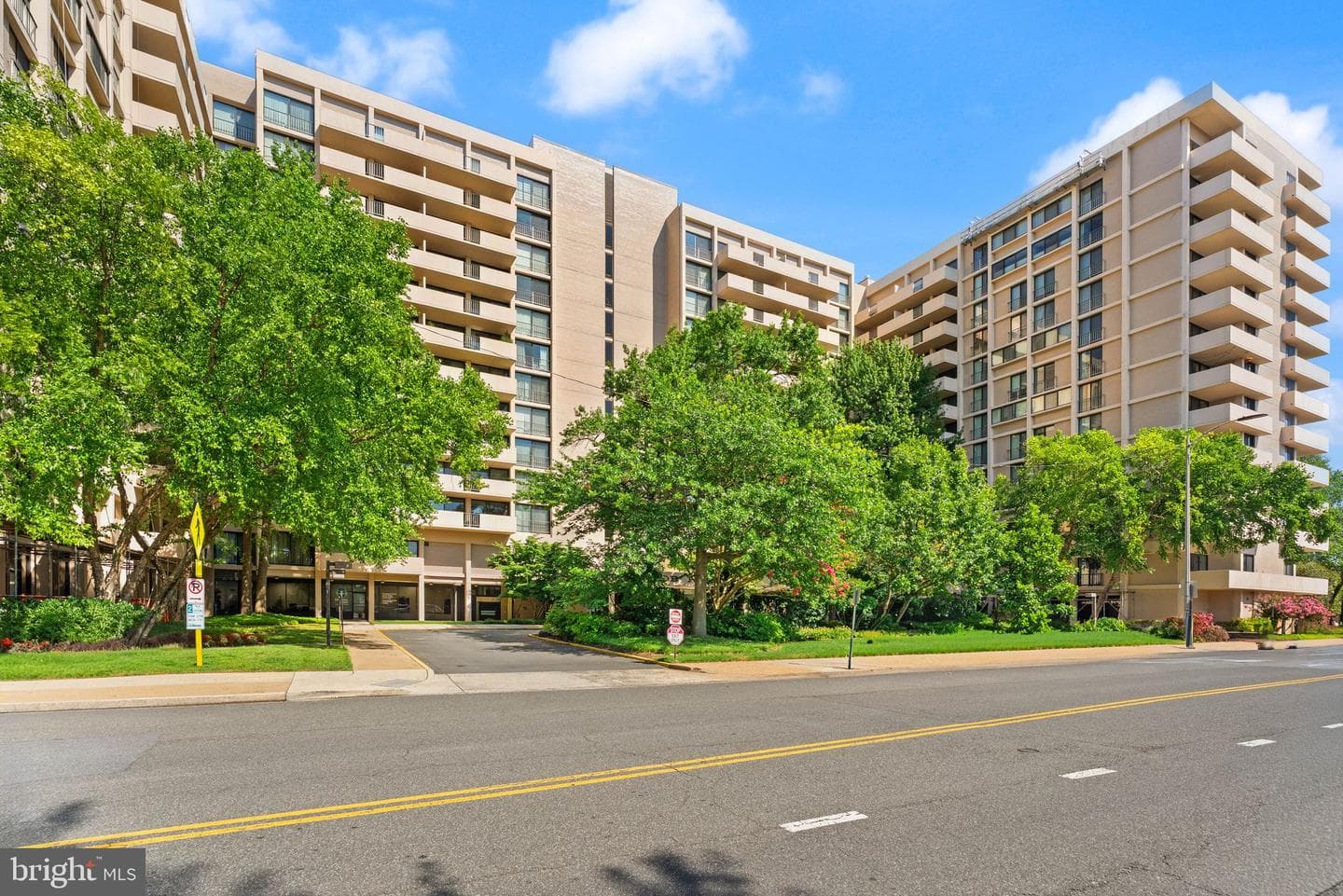 4141 N Henderson Road #1215 photo 2