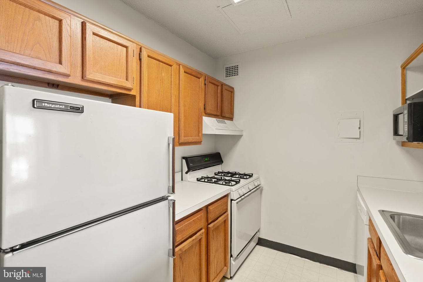 4141 N Henderson Road #1215 photo 29