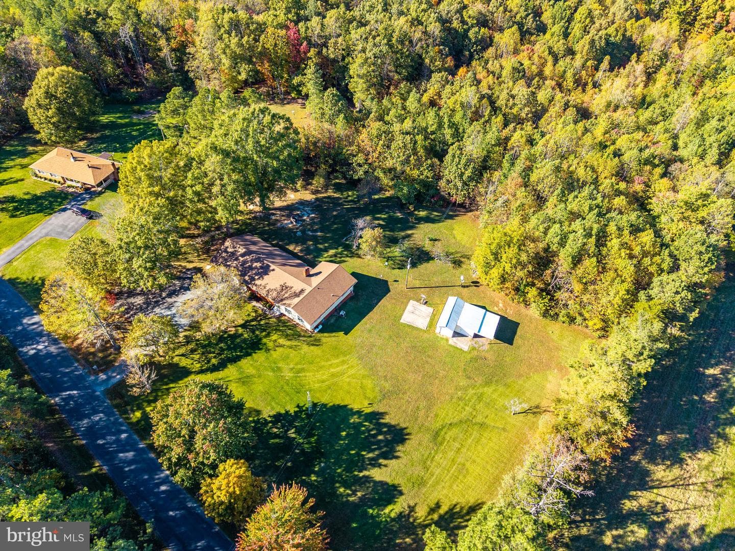 687 Hixburg Road photo 38