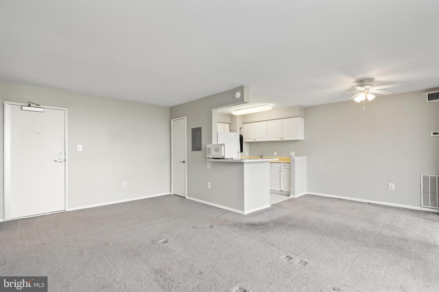 8 S Van Dorn Street #502 photo 3