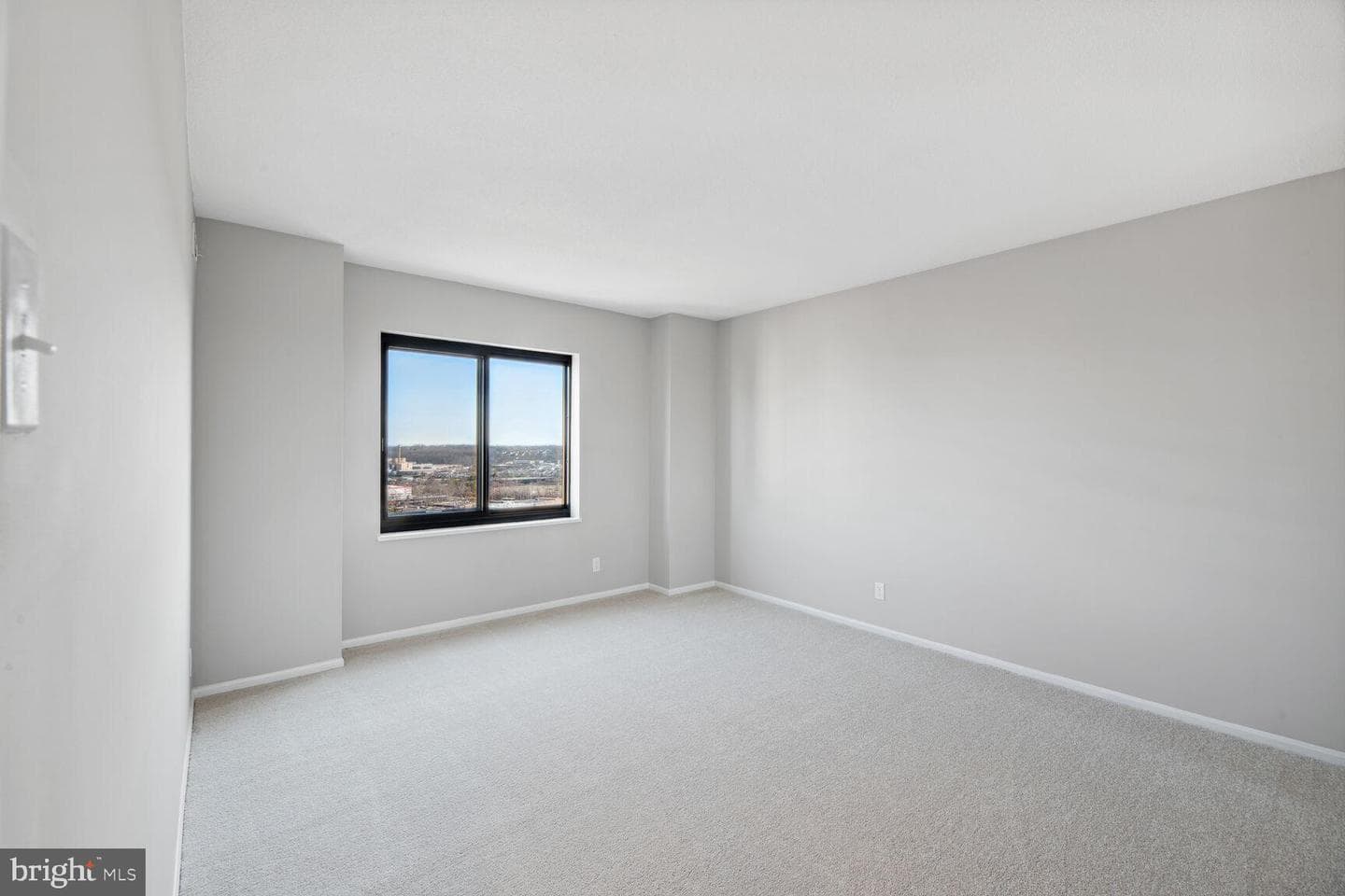 309 Yoakum Parkway #1118 photo 17