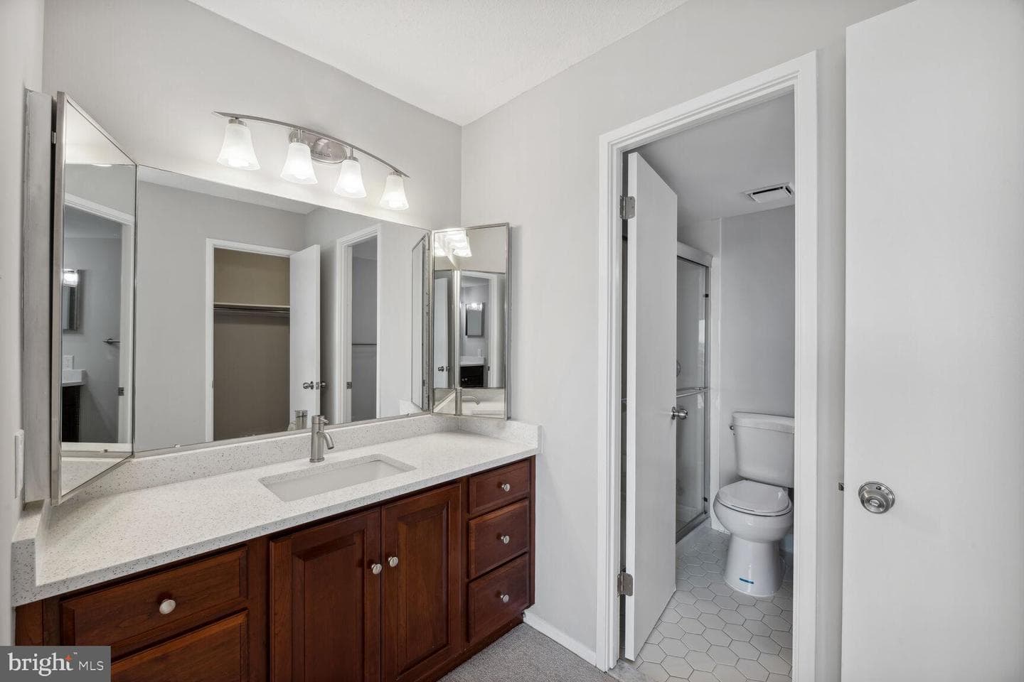 309 Yoakum Parkway #1118 photo 22