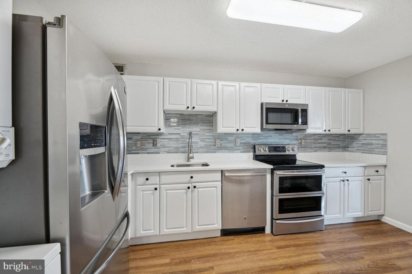 309 Yoakum Parkway #1118 photo 5