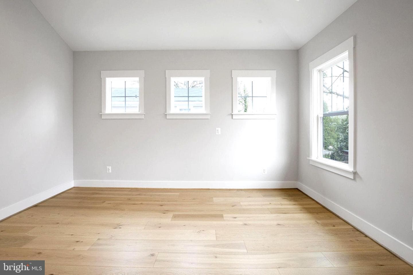 1 E Uhler Avenue photo 27