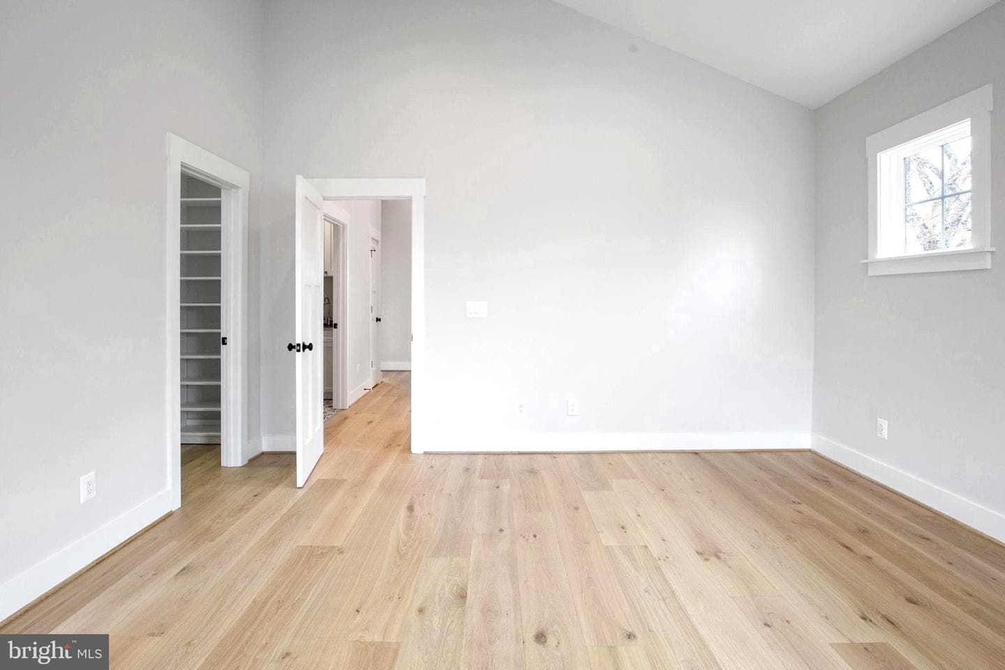 1 E Uhler Avenue photo 28