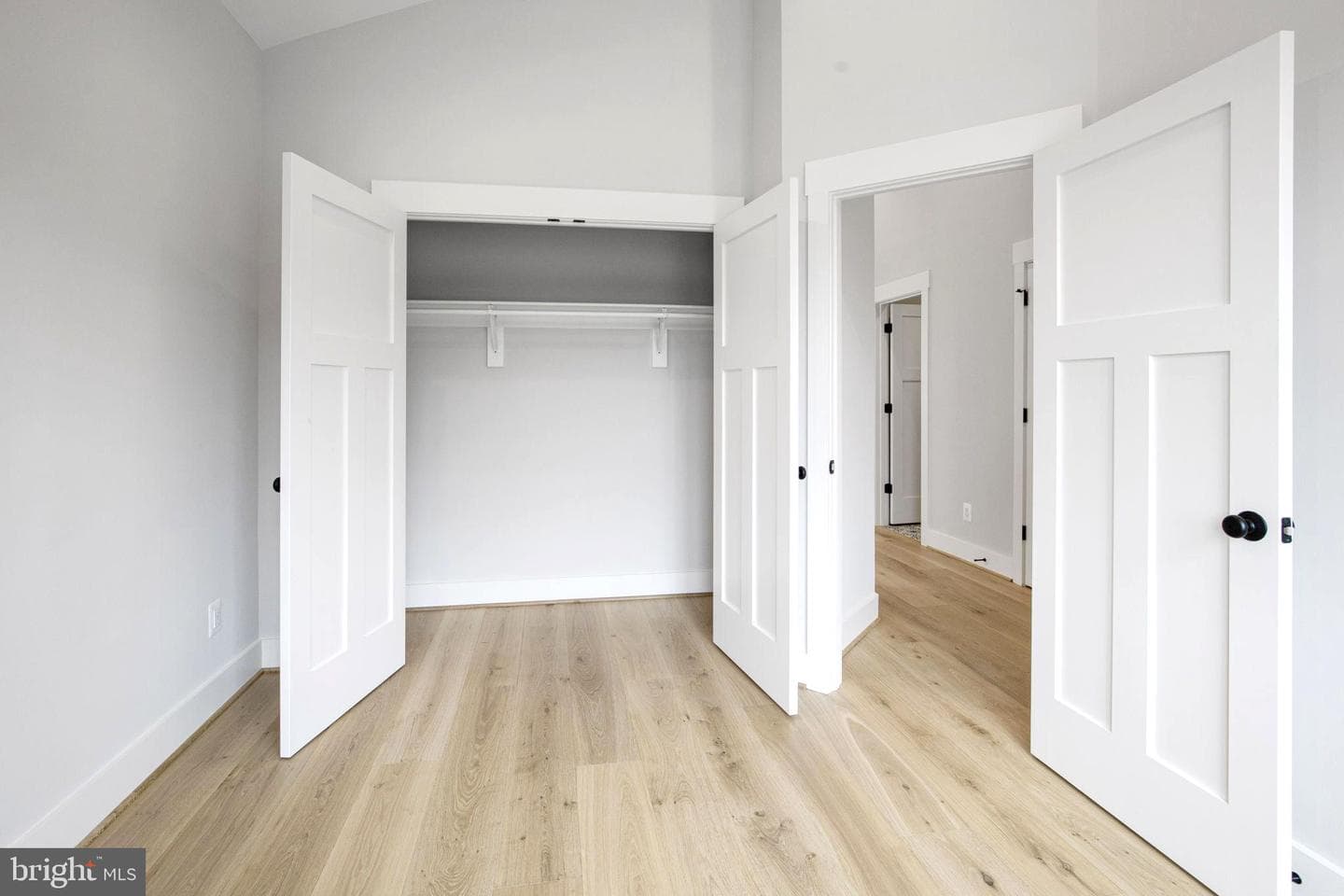 1 E Uhler Avenue photo 35