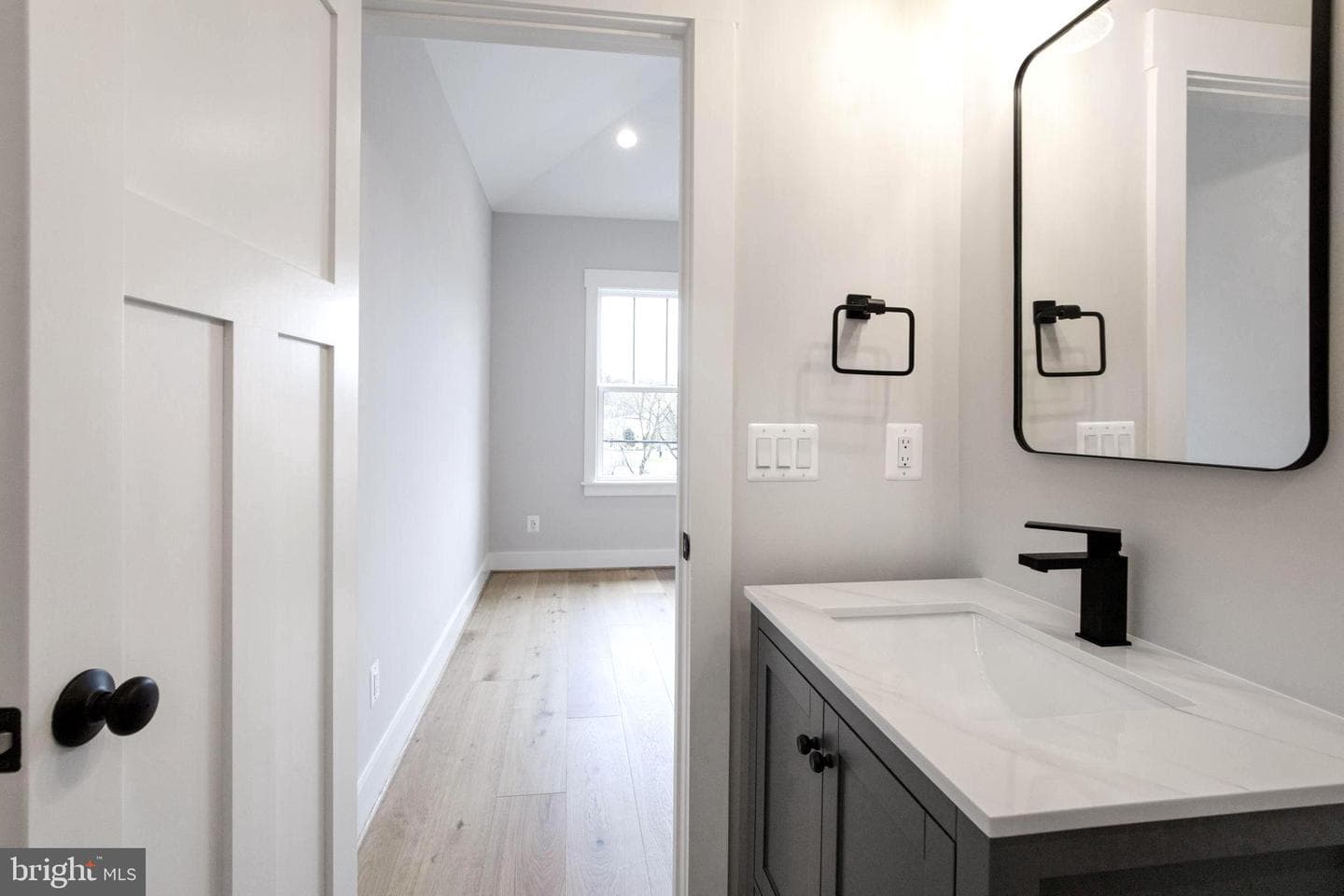 1 E Uhler Avenue photo 43