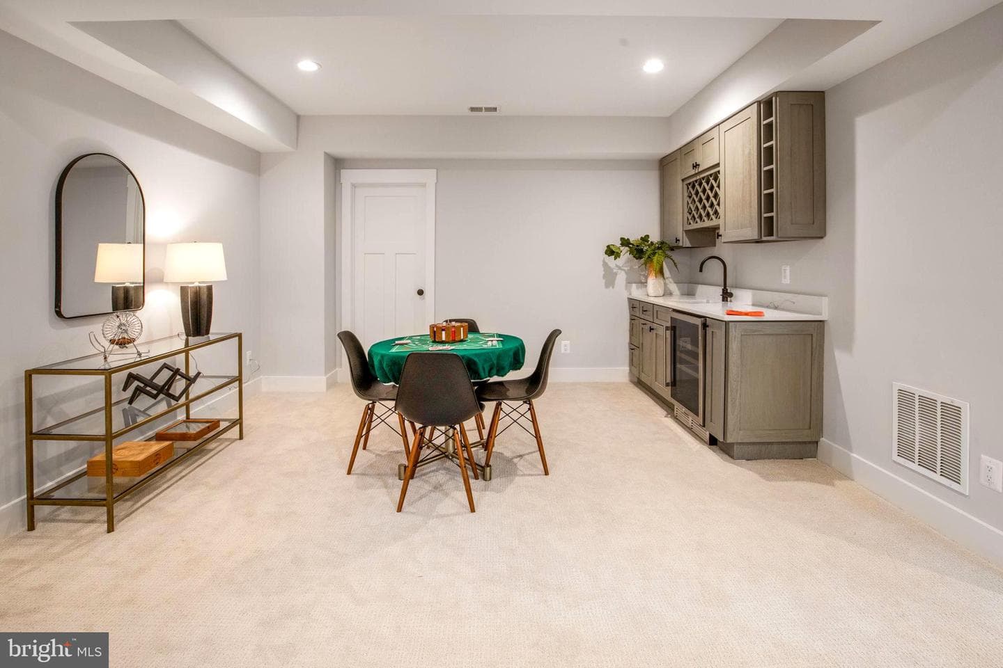 1 E Uhler Avenue photo 47