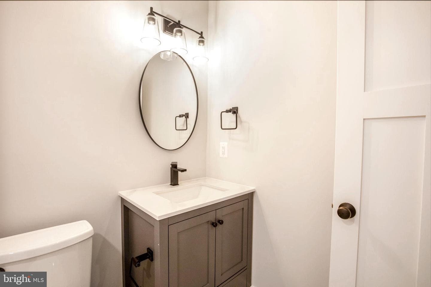 1 E Uhler Avenue photo 52