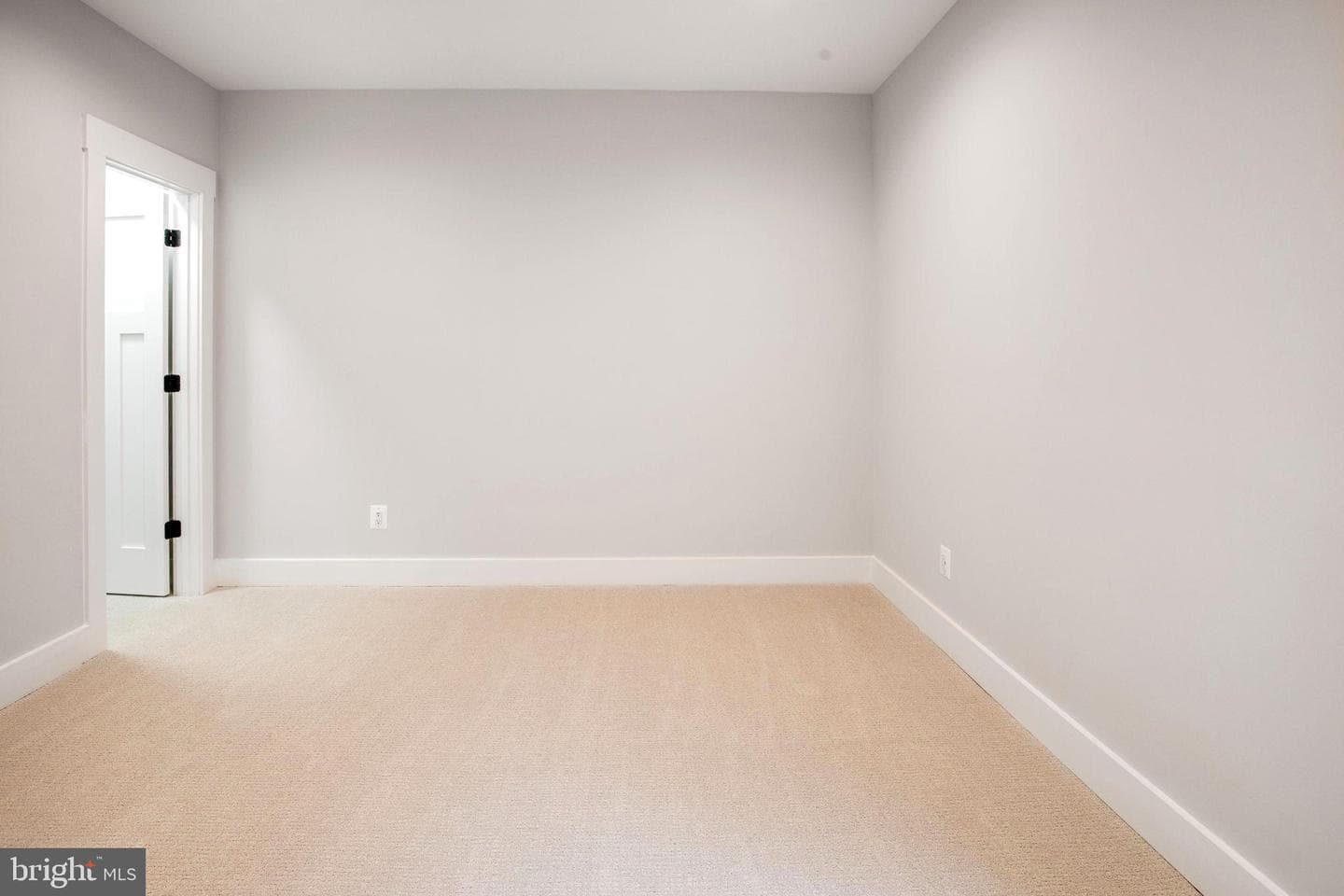 1 E Uhler Avenue photo 54