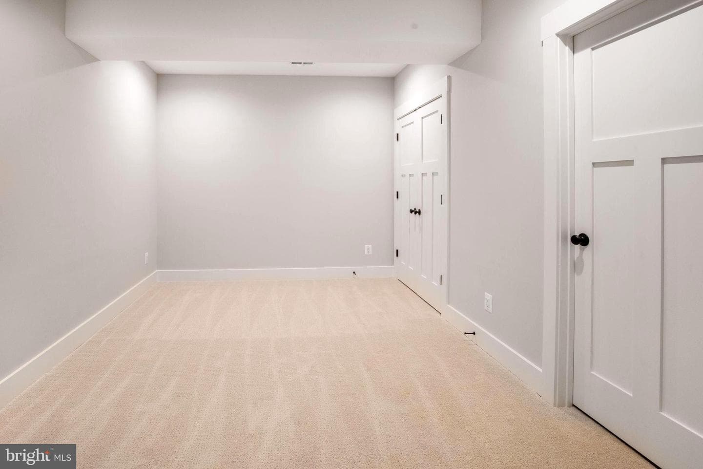 1 E Uhler Avenue photo 55