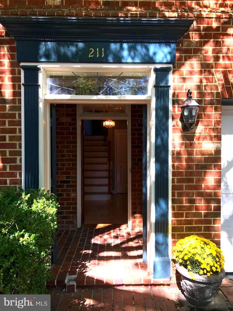 211 Princess Street photo 3