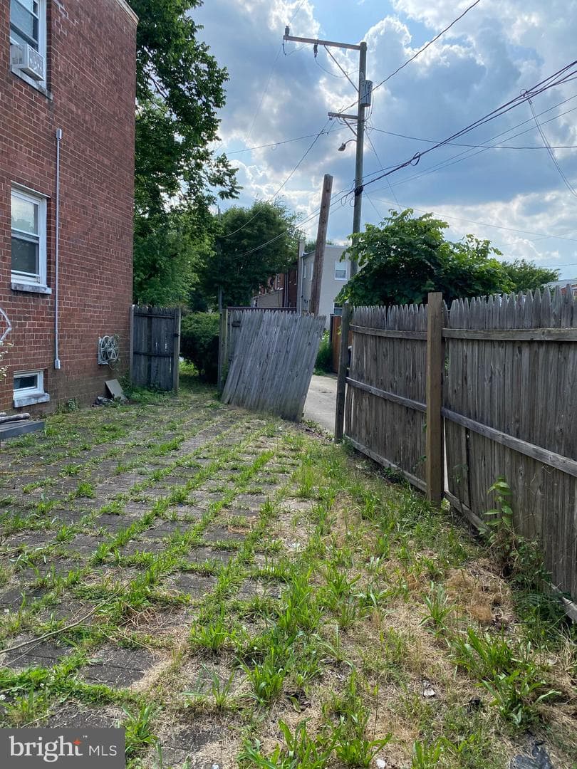 547 E Duncan Avenue photo 11