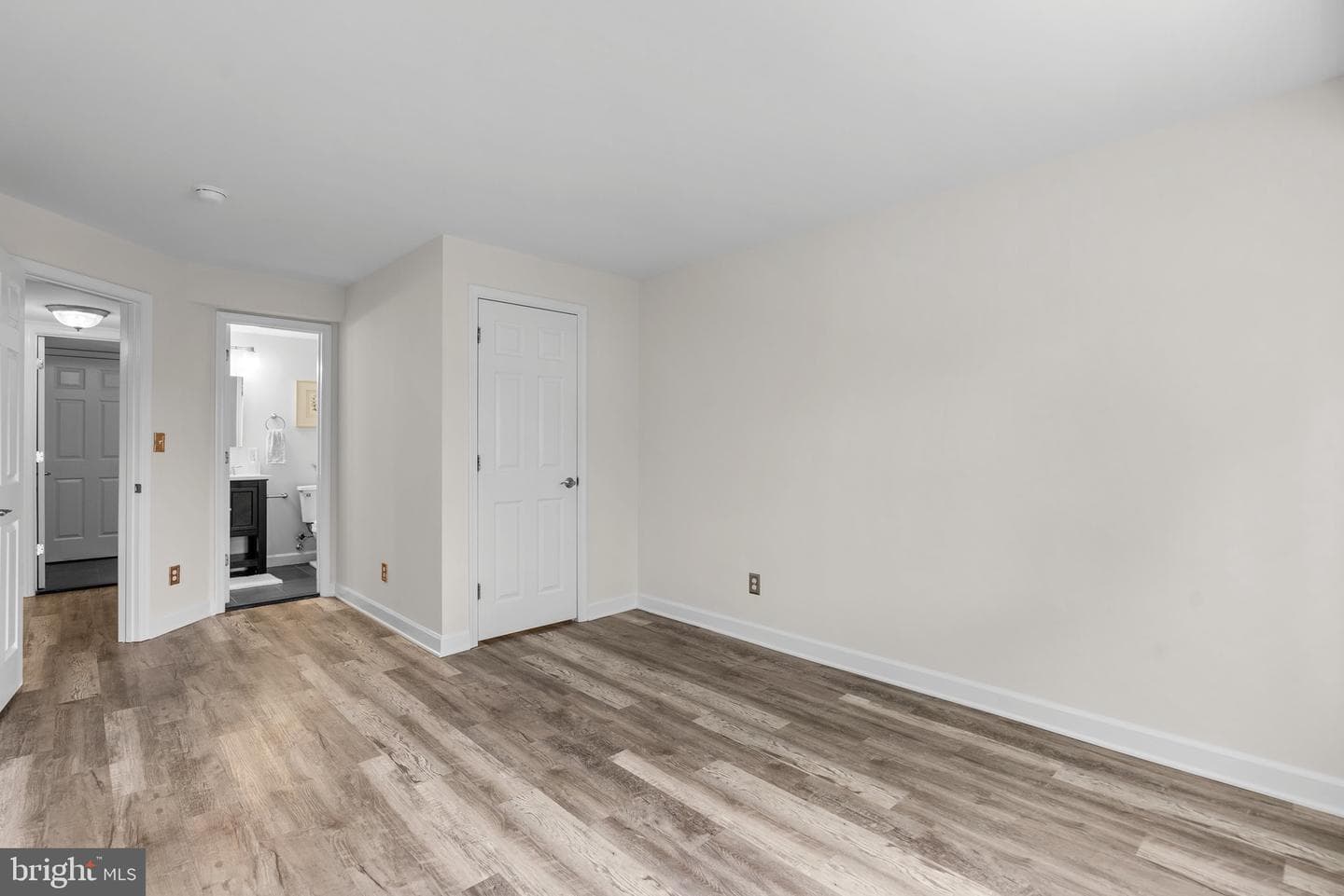 1523 N Van Dorn Street photo 18