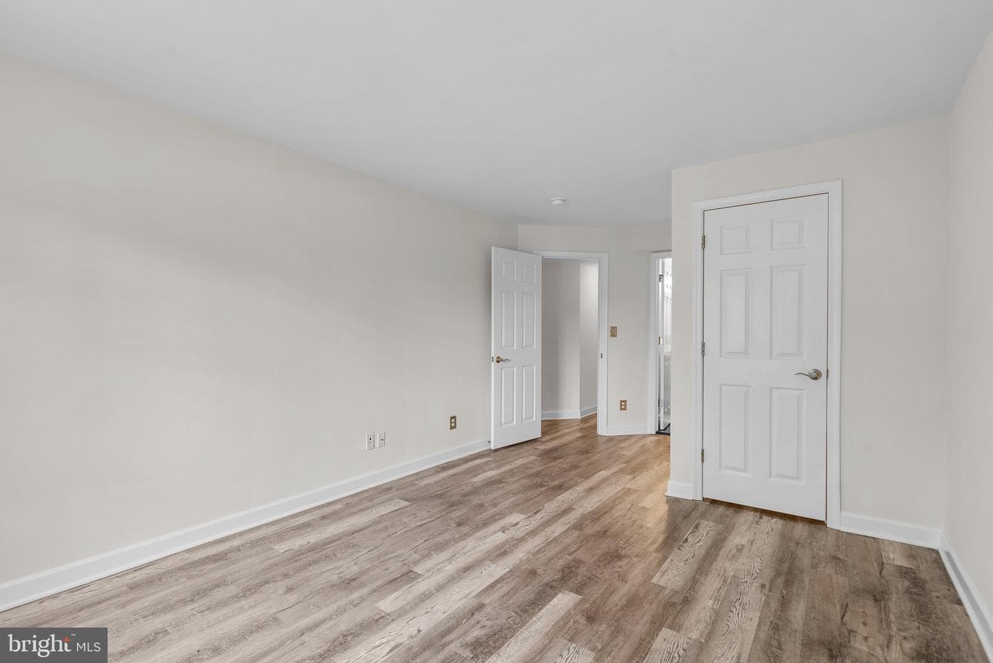 1523 N Van Dorn Street photo 19