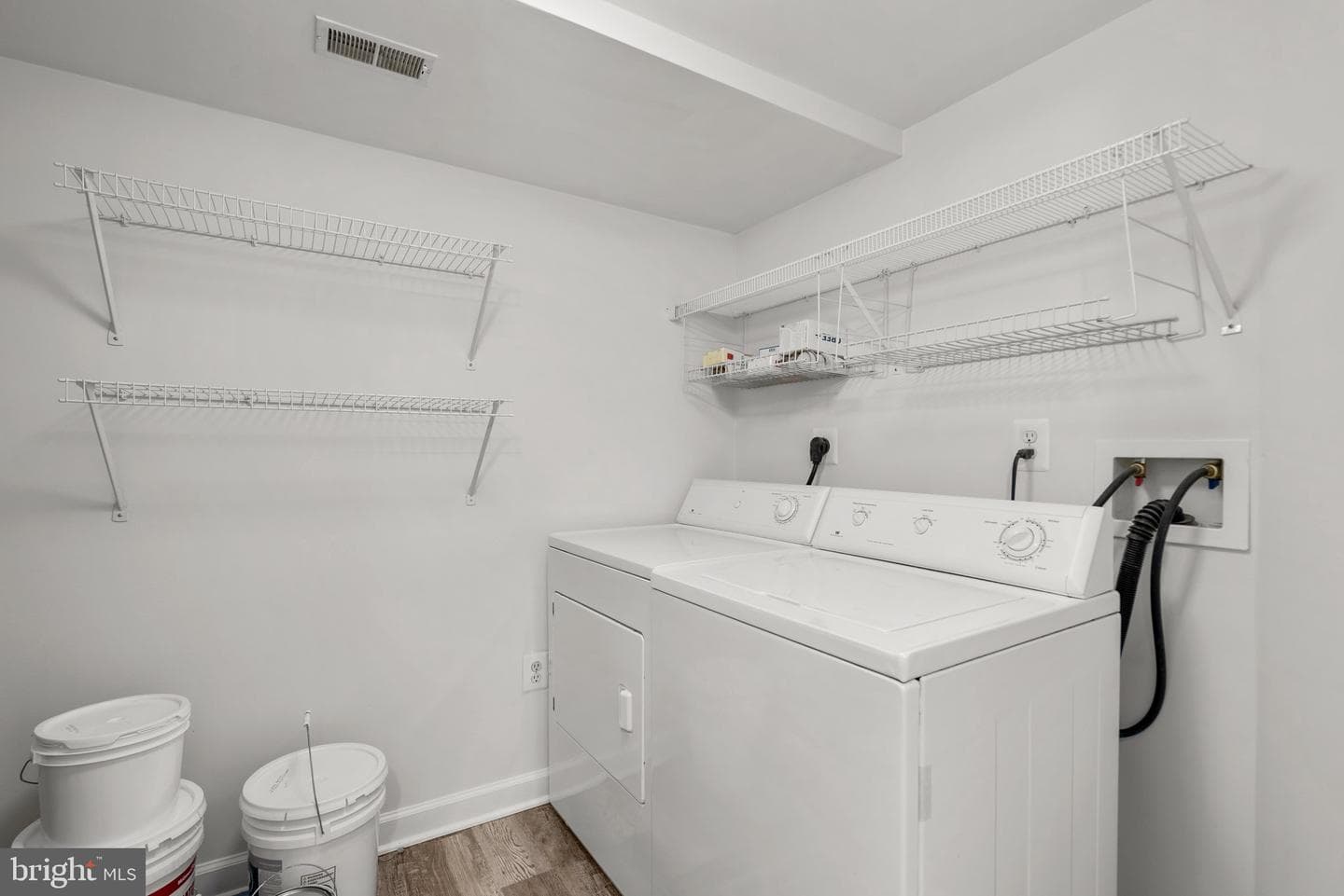 1523 N Van Dorn Street photo 25