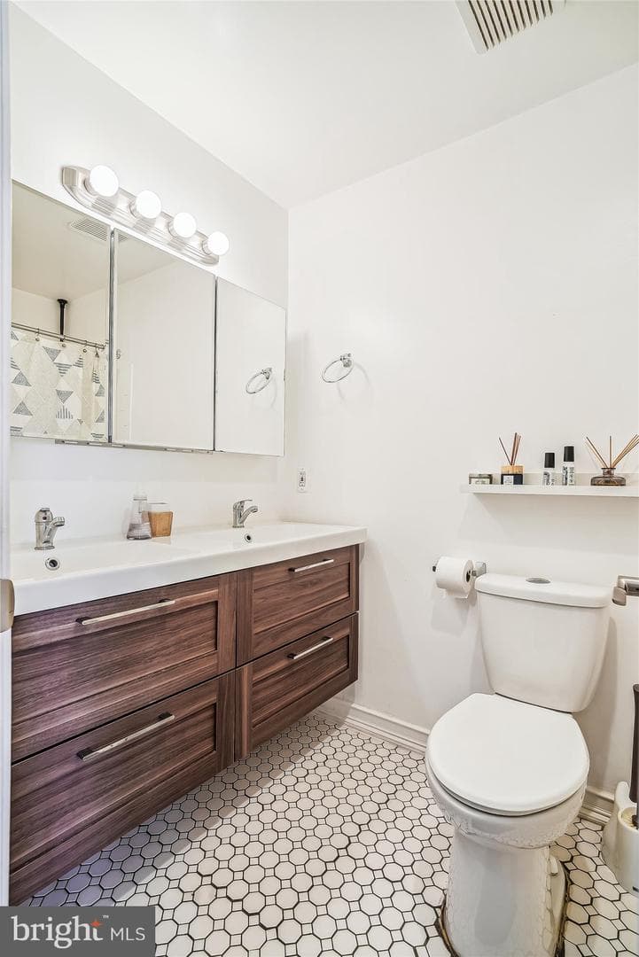 444 N Armistead Street #304 photo 13
