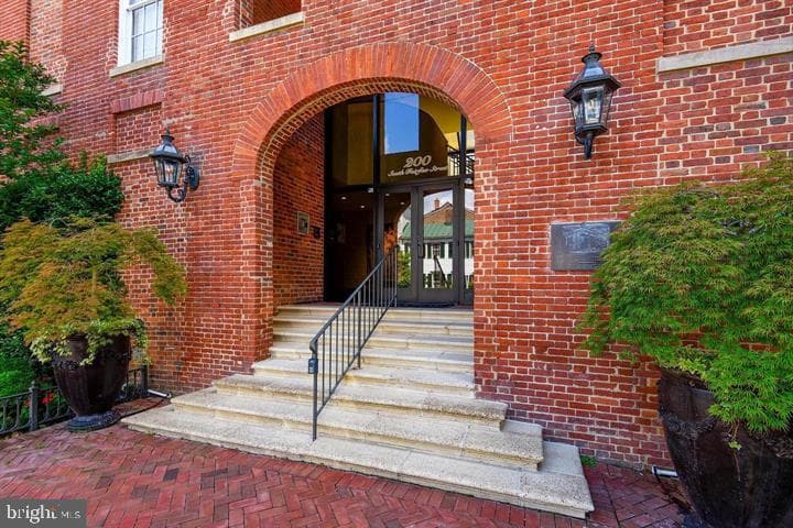 200 S Fairfax Street #7 photo 1
