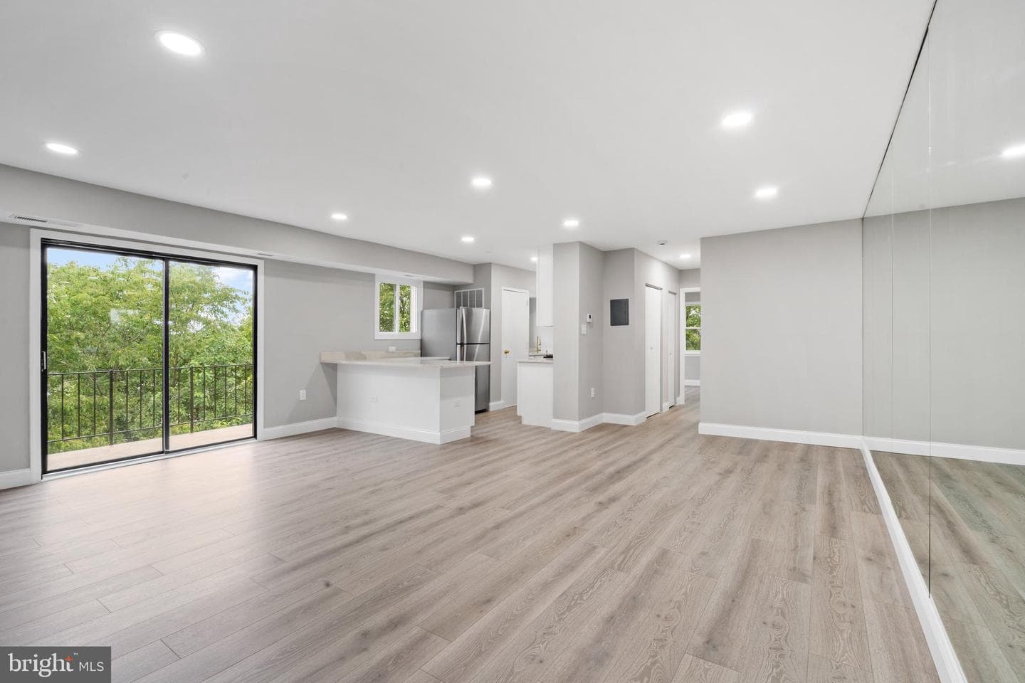 438 N Armistead Street #303 photo 2