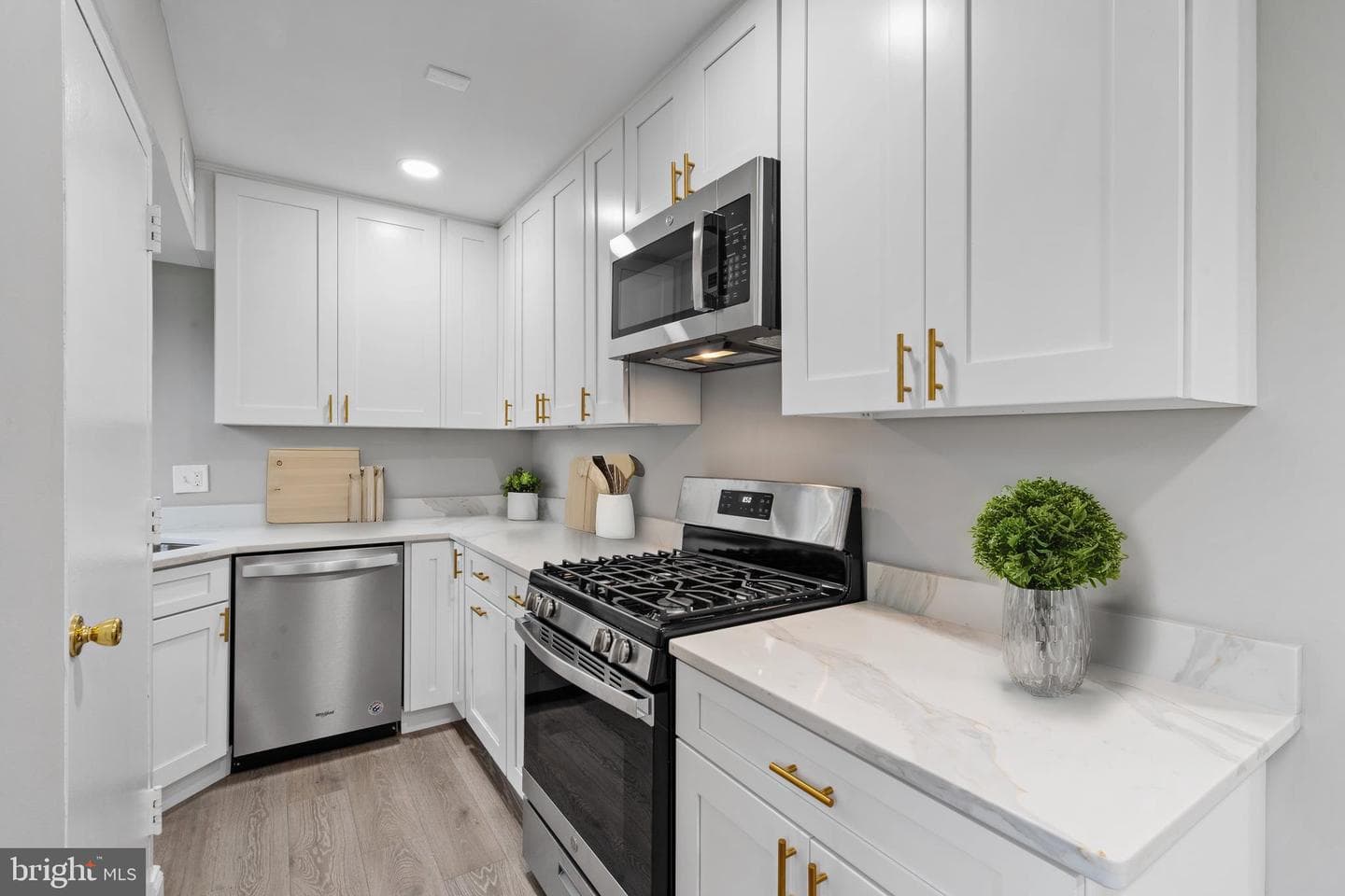438 N Armistead Street #303 photo 4