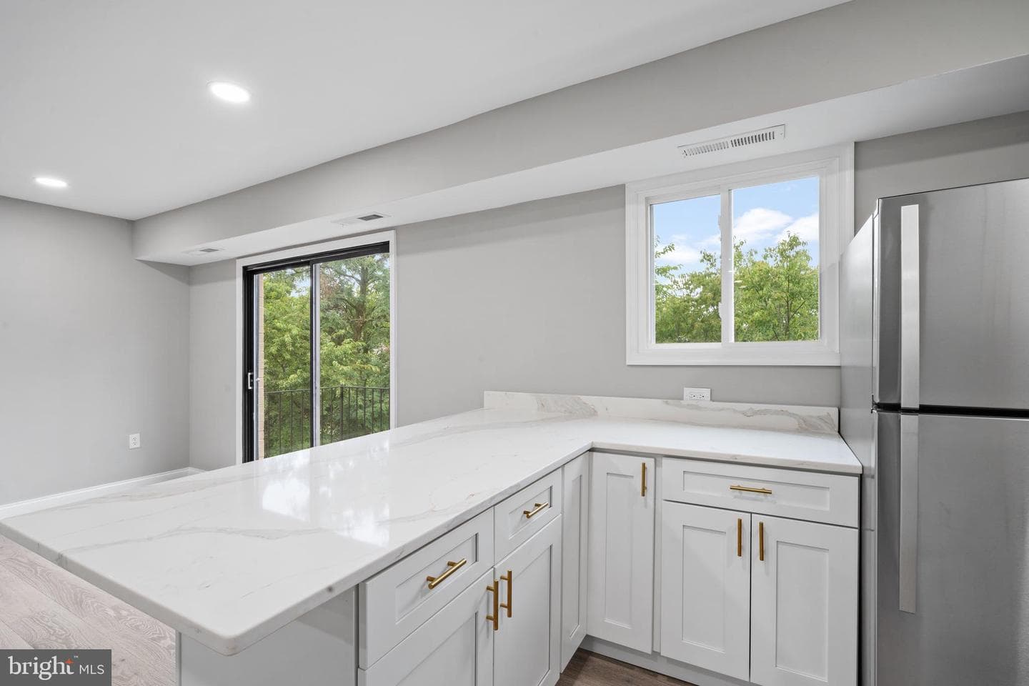 438 N Armistead Street #303 photo 6