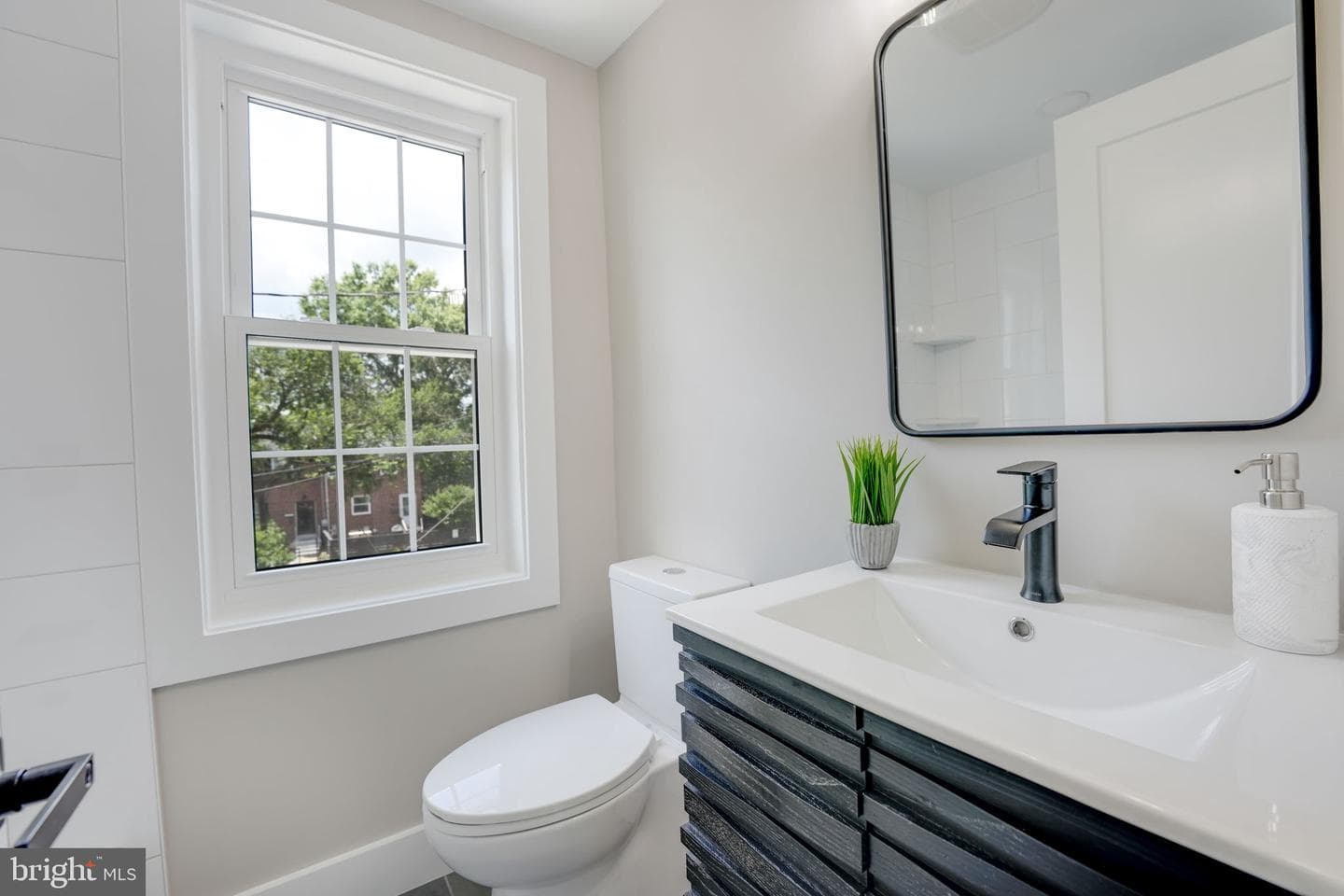 2957 Sycamore Street photo 16