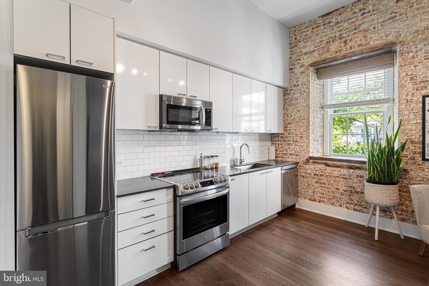 515 N Washington Street #204 photo 10