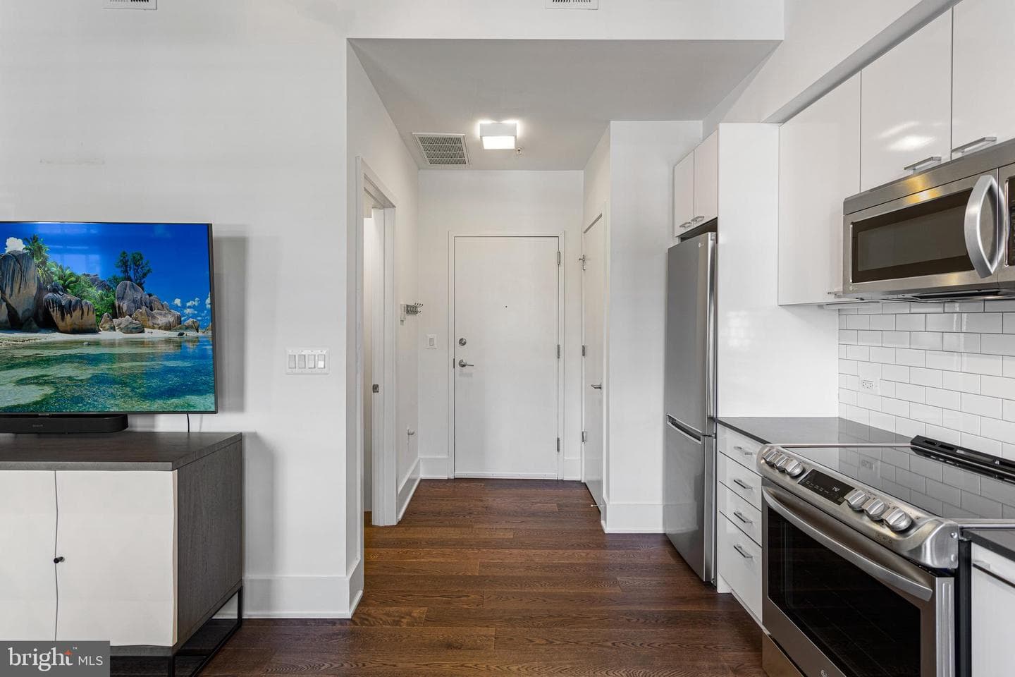 515 N Washington Street #204 photo 13