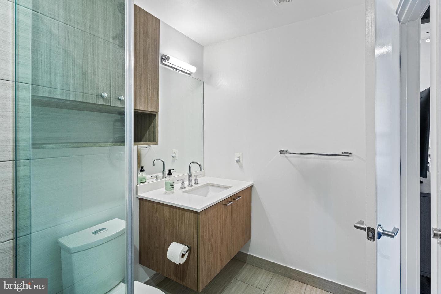 515 N Washington Street #204 photo 28