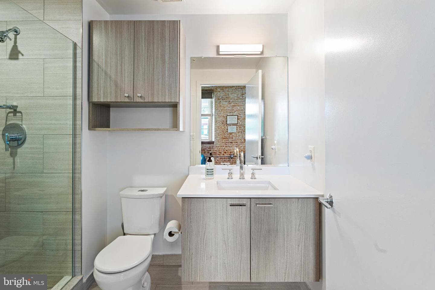 515 N Washington Street #204 photo 29