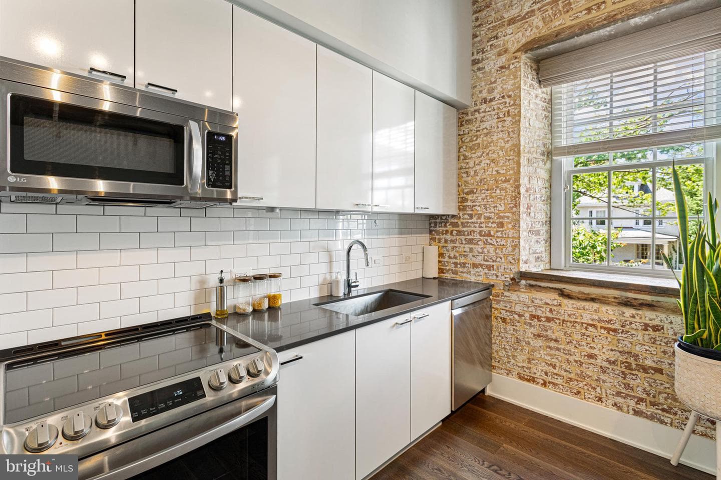 515 N Washington Street #204 photo 7