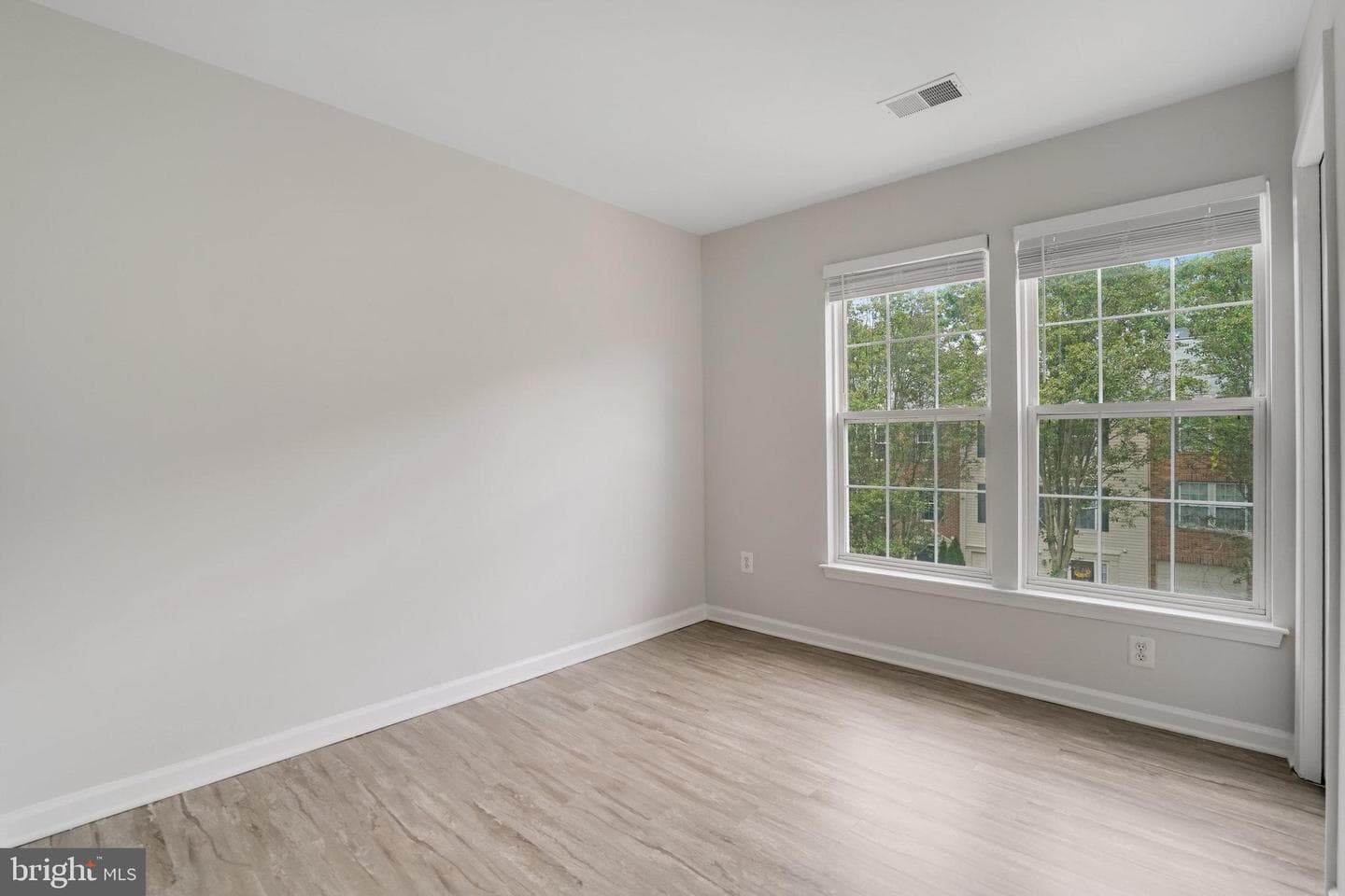 154 Ingle Place photo 29