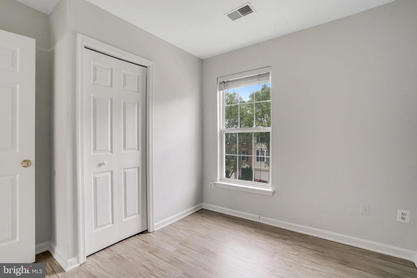 154 Ingle Place photo 32