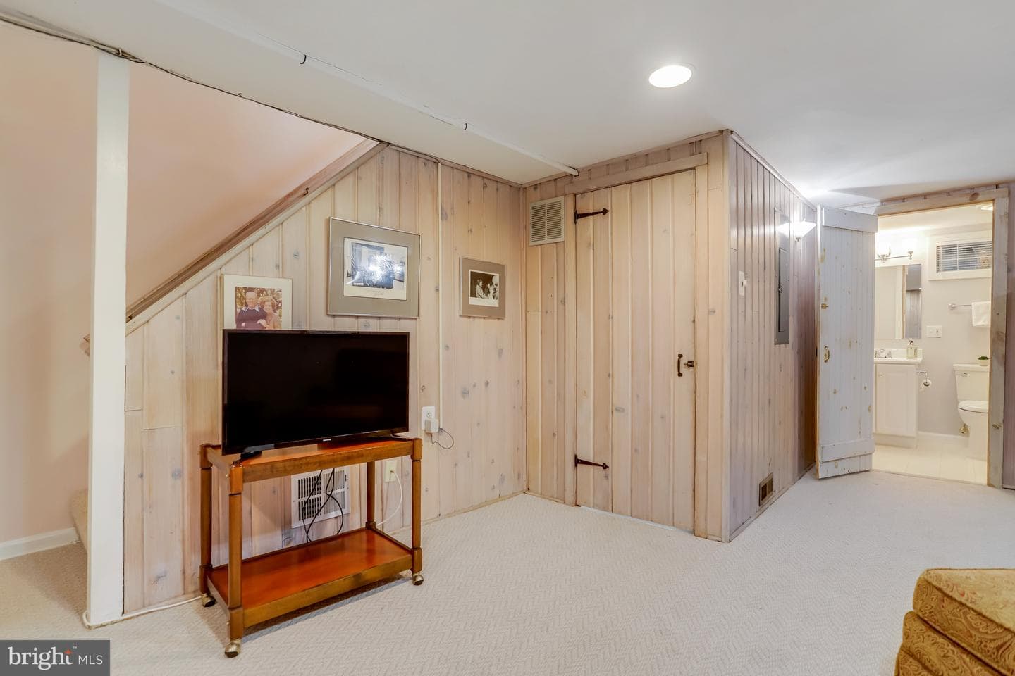 34 E Rosemont Avenue photo 25