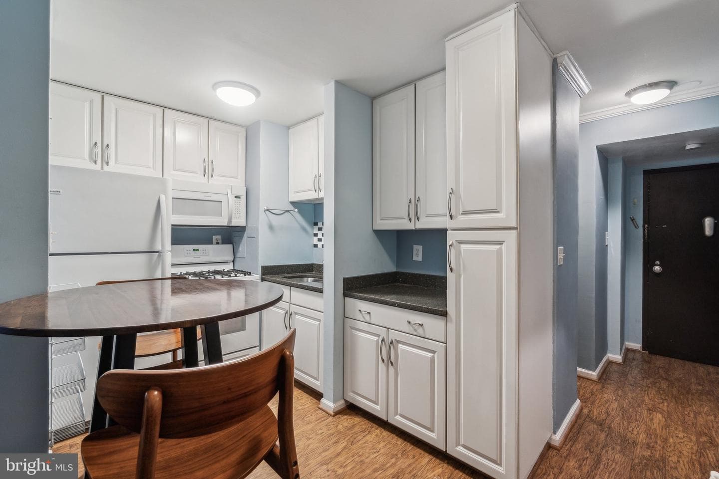 801 Pitt Street N #204 photo 1