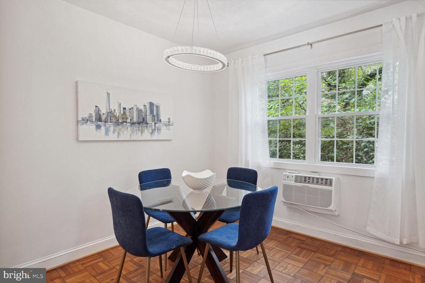 1613 Ripon Place photo 8