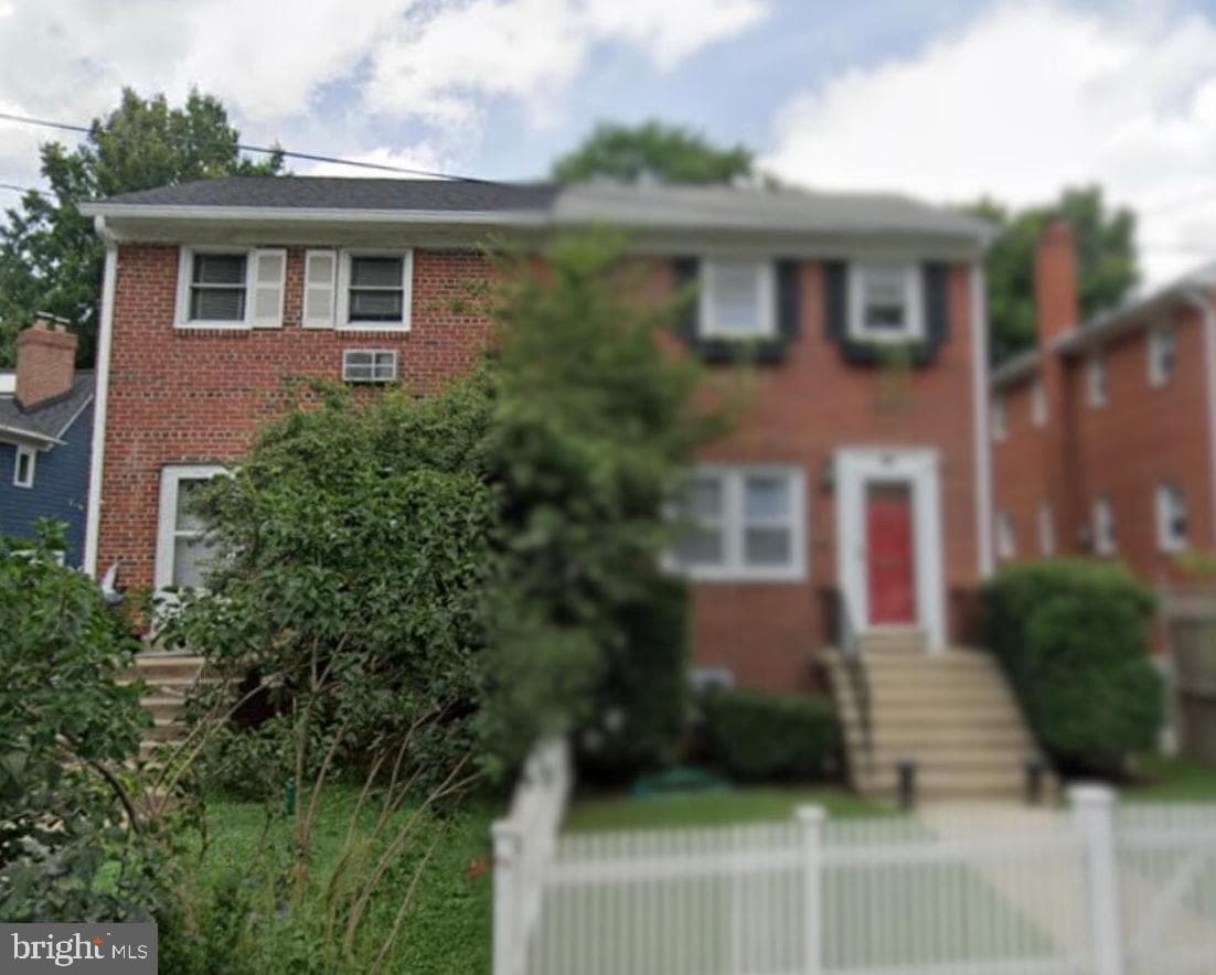 8 E Glendale Avenue photo 2