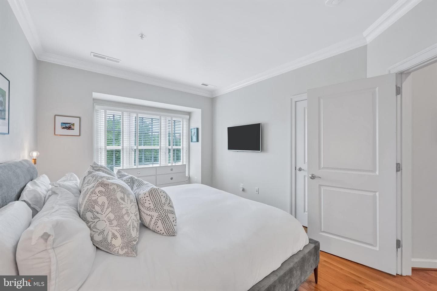 1852 Potomac Greens Drive photo 18