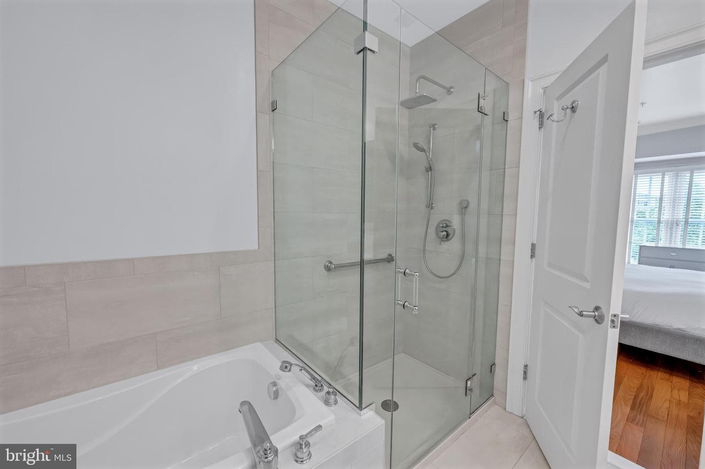 1852 Potomac Greens Drive photo 22