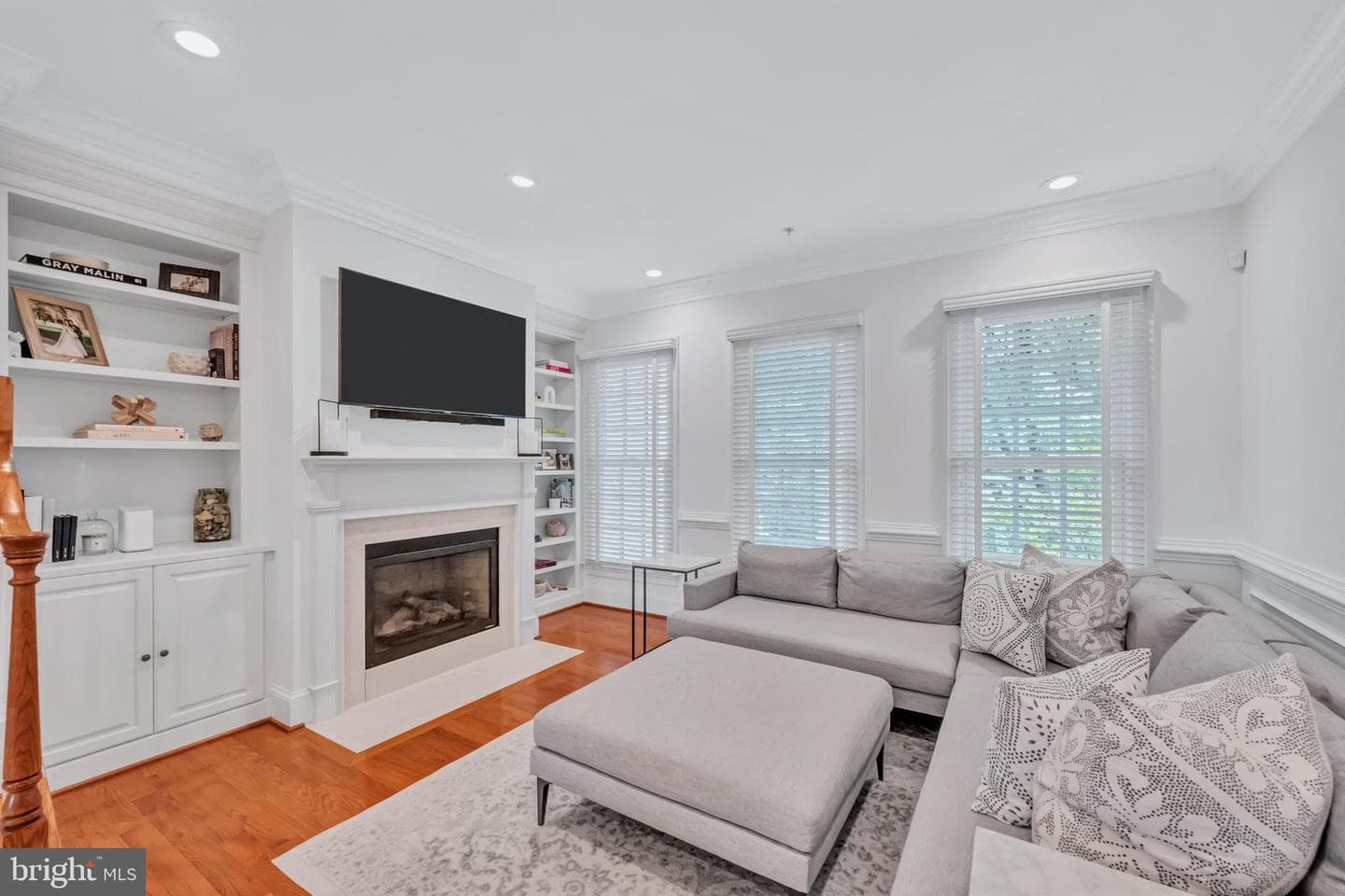 1852 Potomac Greens Drive photo 9