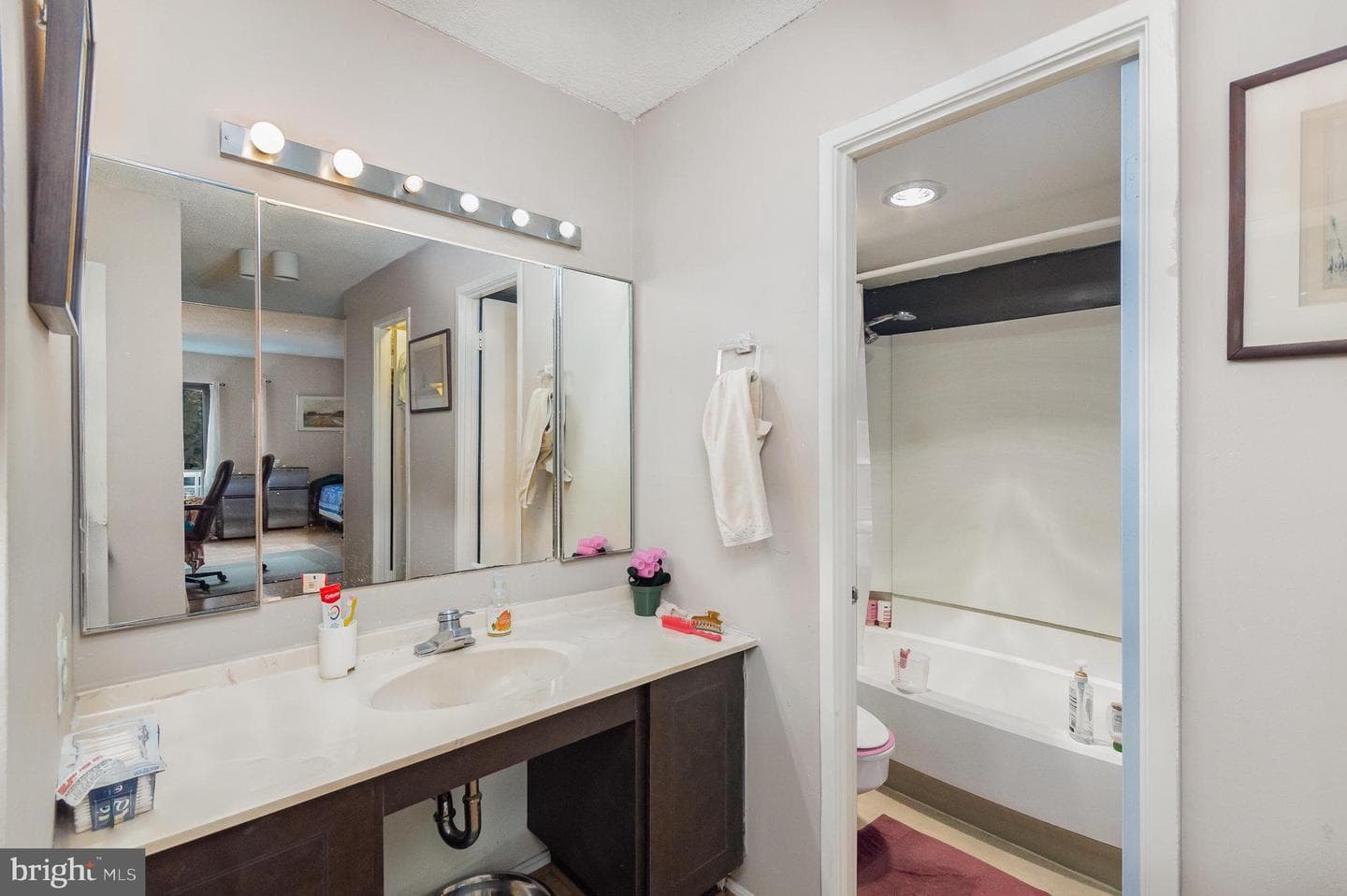 203 Yoakum Parkway #603 photo 18