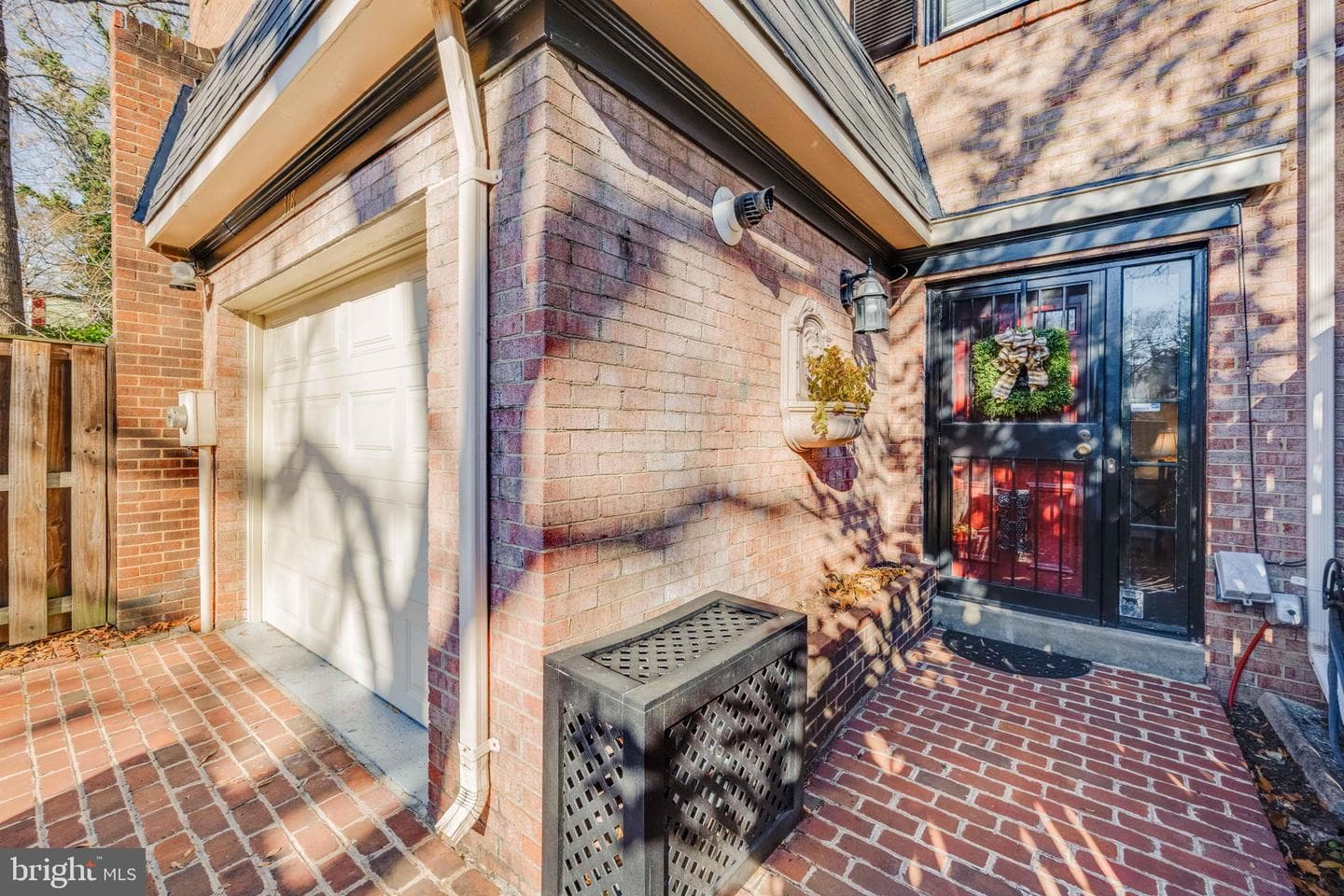 318 N Pitt Street photo 50