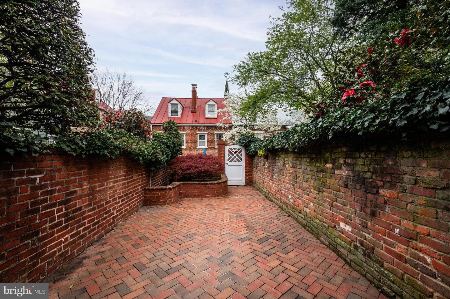 408 S Lee Street S photo 44