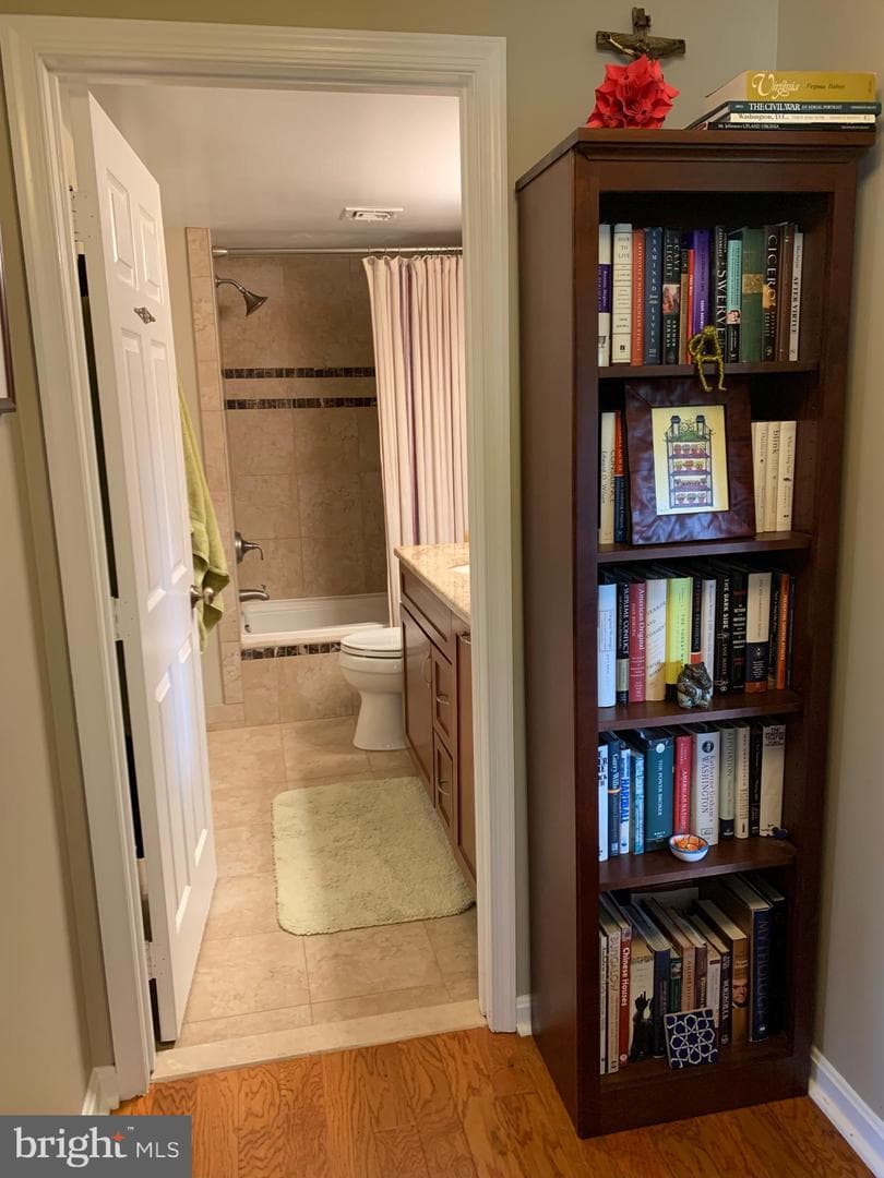 505 E Braddock Road #204 photo 20