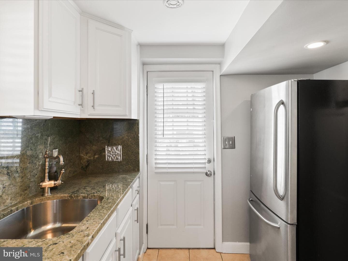 623 N Henry Street photo 8