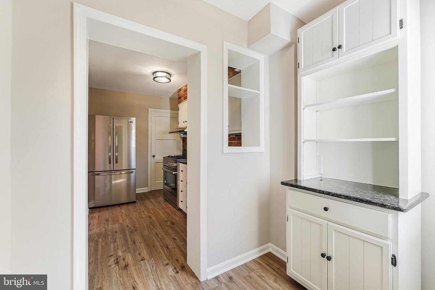 2408a Burke Avenue photo 12