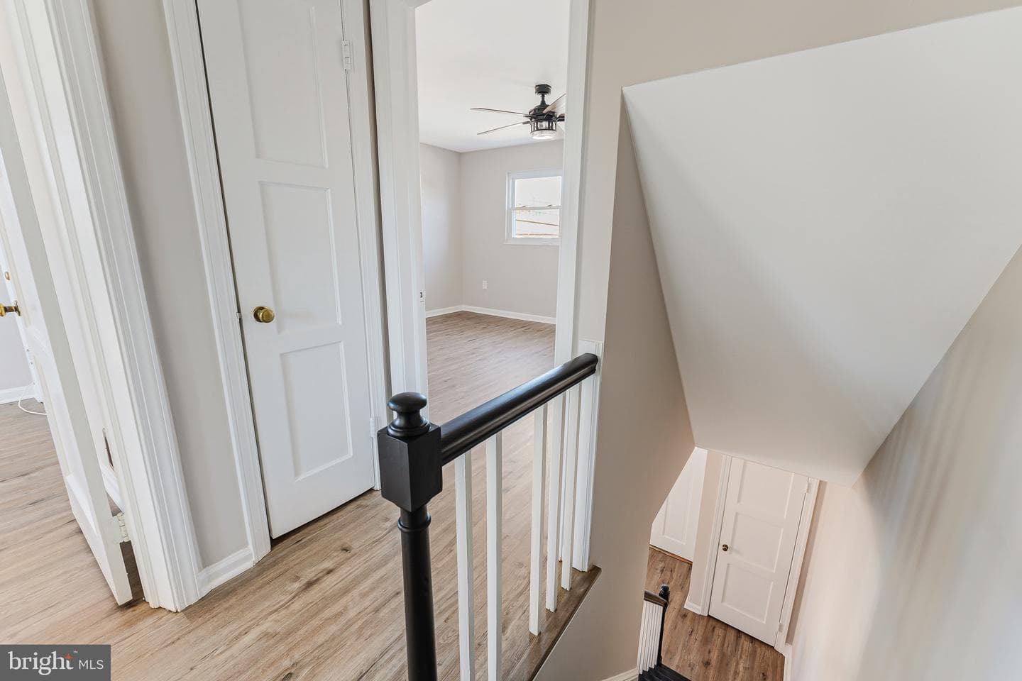 2408a Burke Avenue photo 17