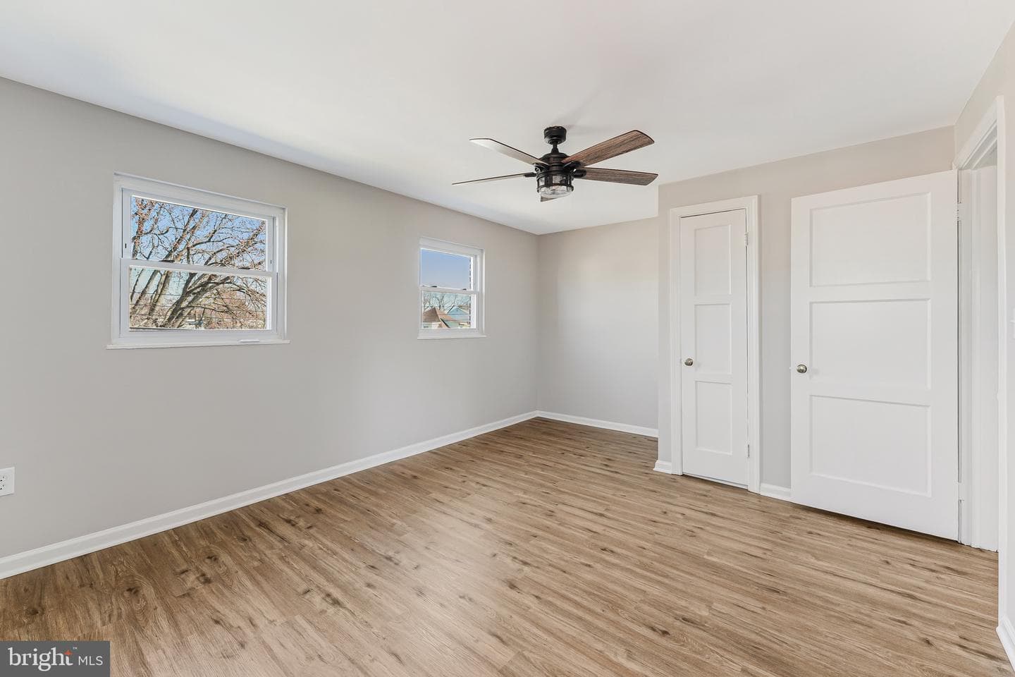 2408a Burke Avenue photo 22